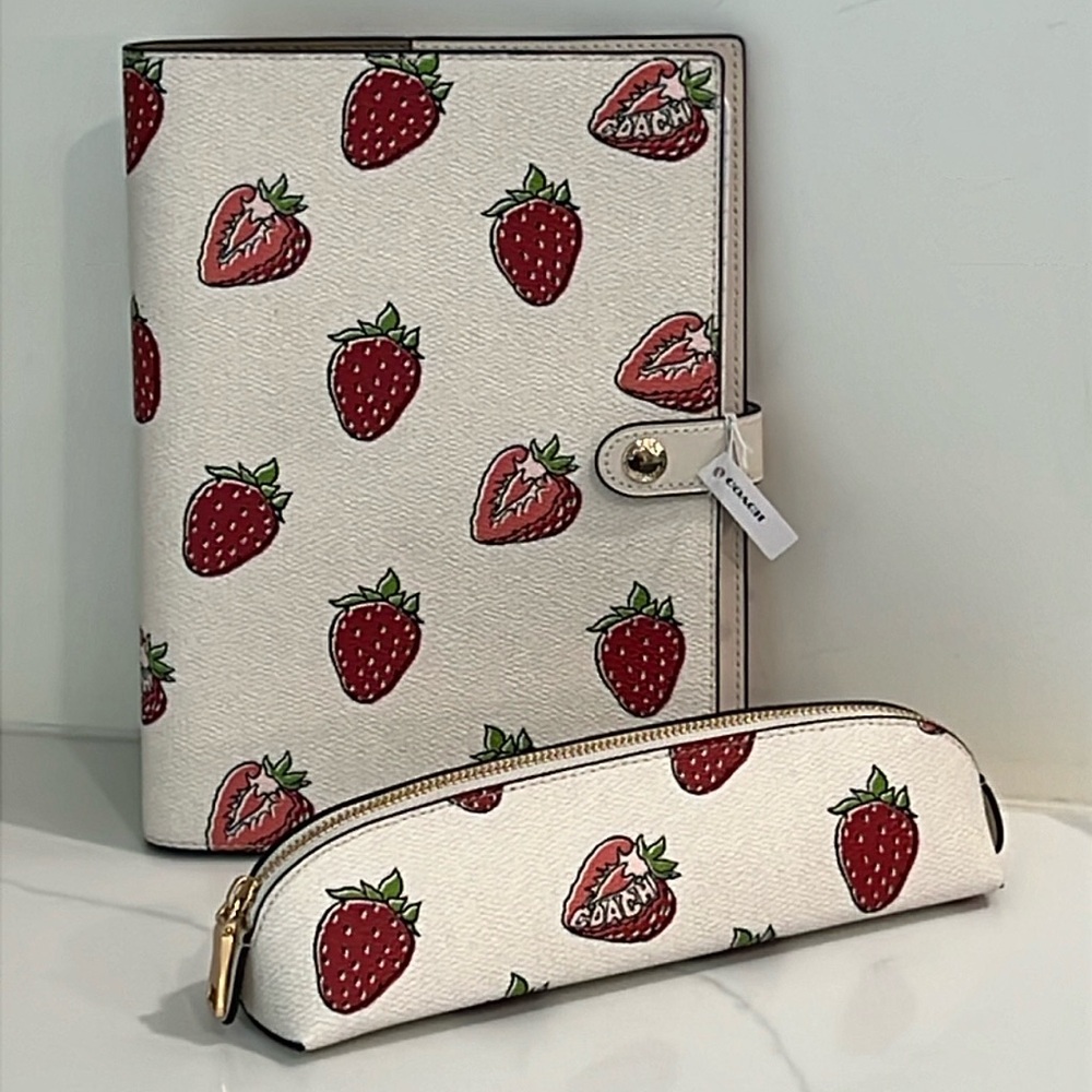 Cute.🍓Coach🍓Notebook &✏️✏️Case. - Picture 13 of 16